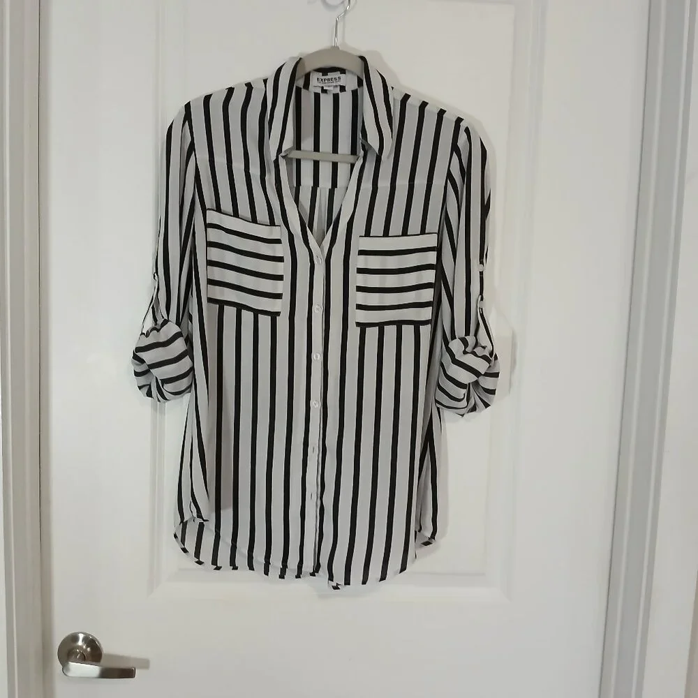 Express Portofino Shirt Women’s Medium Black White Stripe Button Front Blouse - Picture 2 of 8